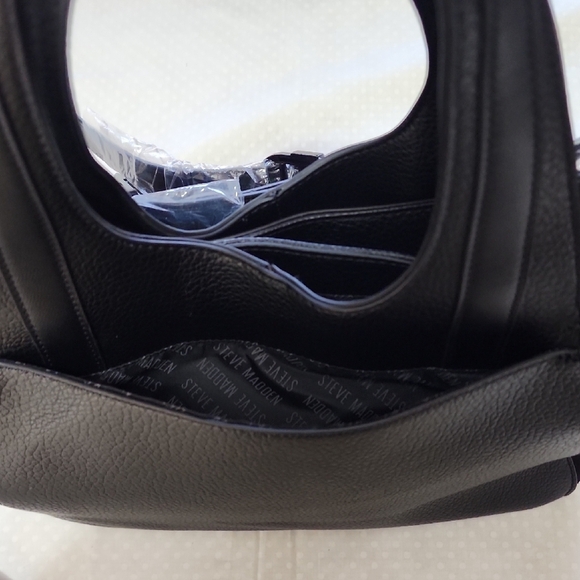 Steve Madden Black Tote Bag with Structured Design and Adjustable Strap - Picture 6 of 14